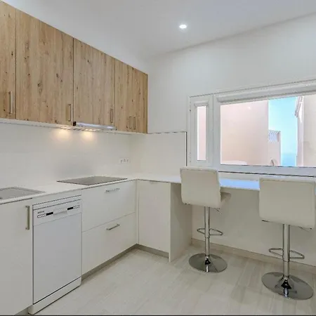2 Bedroom Lejlighed Costa Adeje (Tenerife)